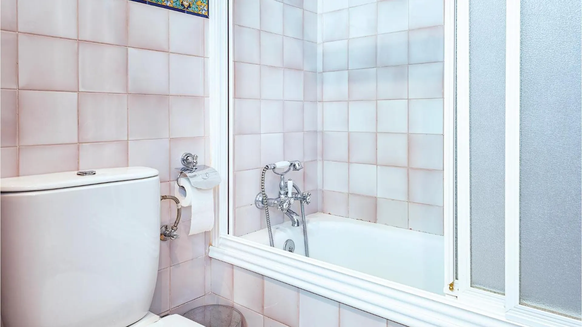 4 Bedroom Beautiful Home In El Garrobo Holiday home