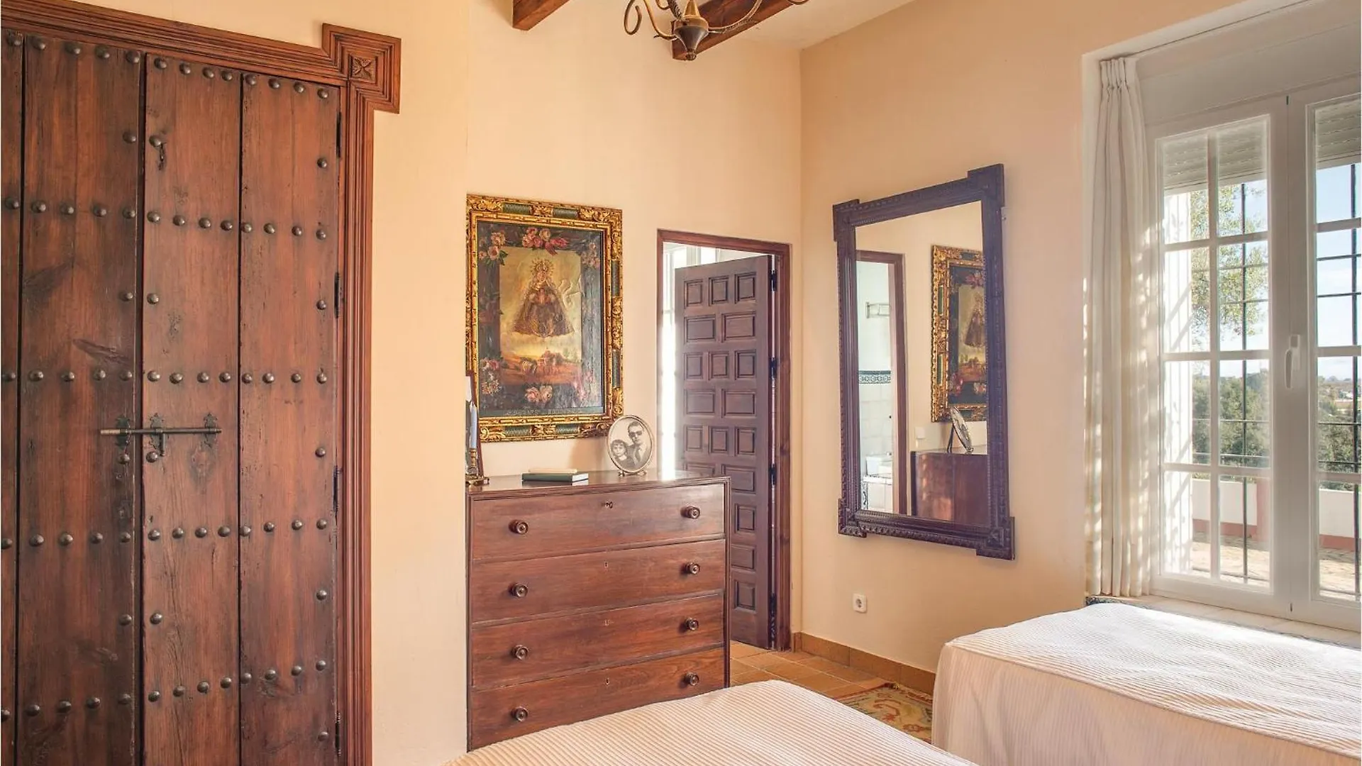 4 Bedroom Beautiful Home In El Garrobo