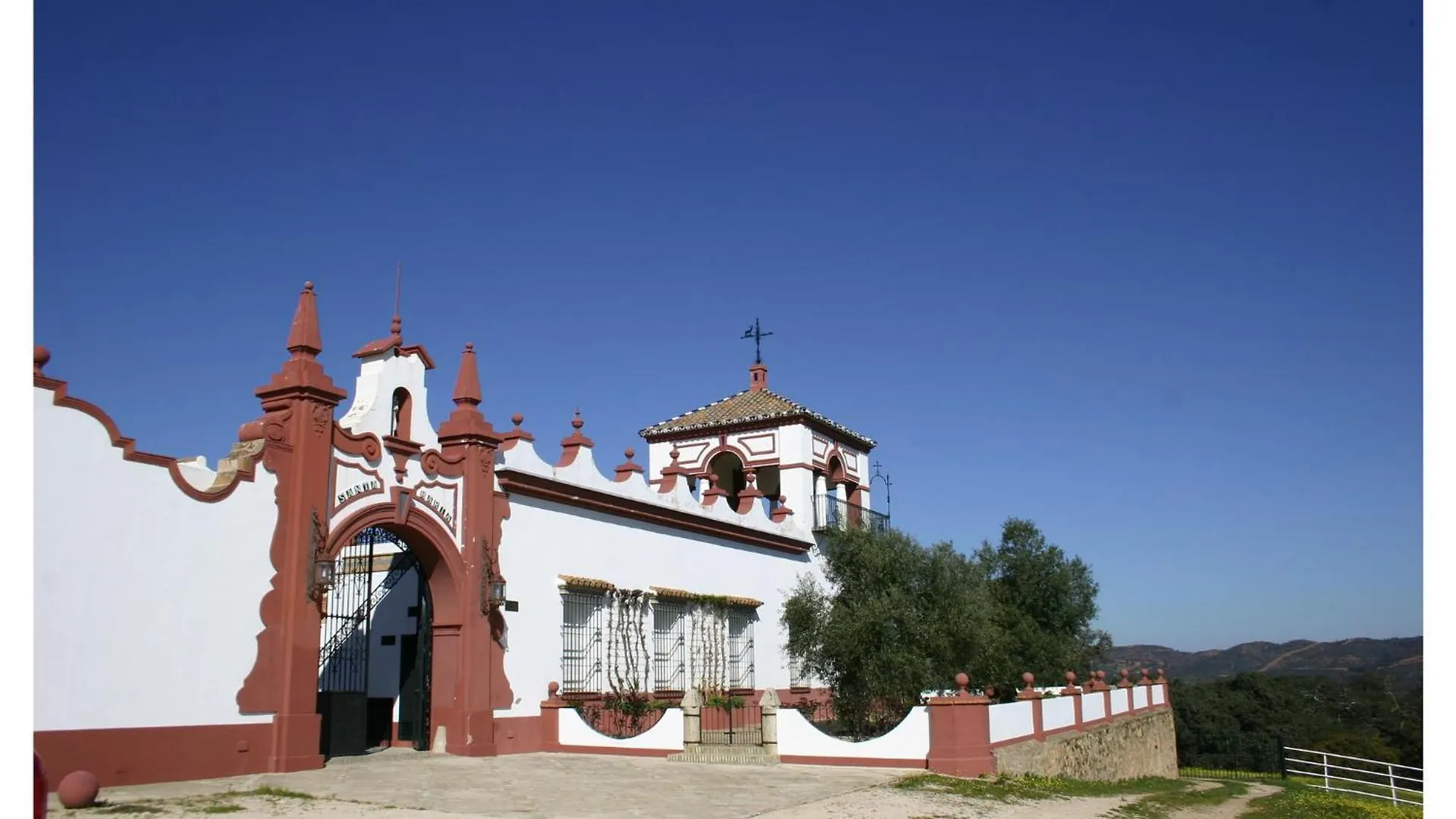 4 Bedroom Beautiful Home In El Garrobo 0*,