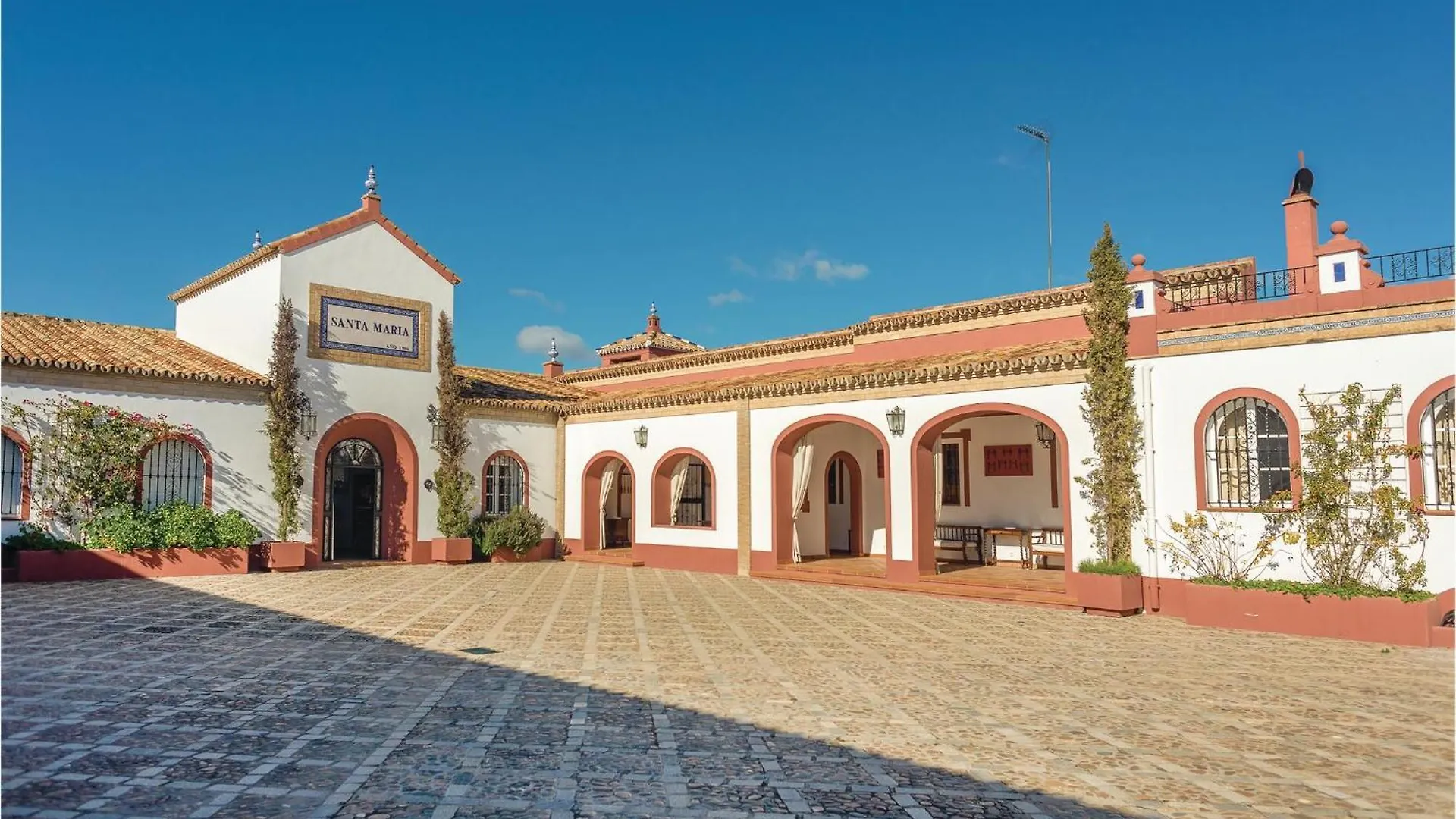4 Bedroom Beautiful Home In El Garrobo